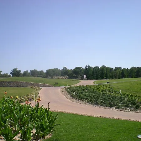 Las Colinas Resort *